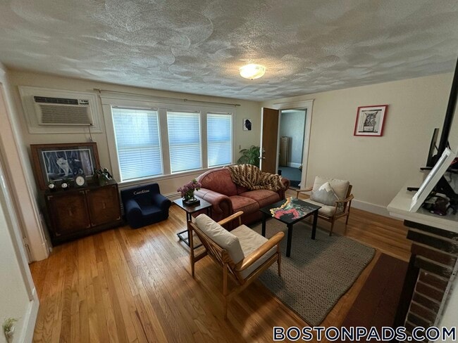 1145 Boylston St, Unit 4