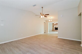 8734 Brackenwood Dr in Orlando, FL - Foto de edificio - Building Photo