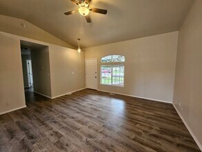 2499 N Capecod Way in Meridian, ID - Building Photo - Building Photo