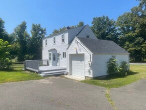 36 Washington Ave in Woodbury, CT - Building Photo - Building Photo