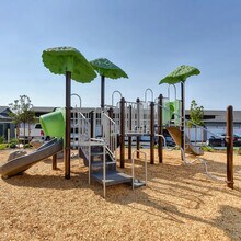 Gateway Station Apartments in Tracy, CA - Building Photo - Building Photo