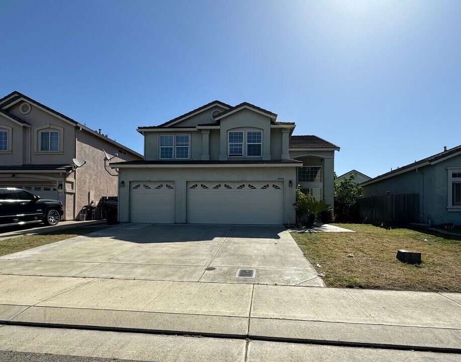 4428 McDougald Blvd in Stockton, CA - Building Photo