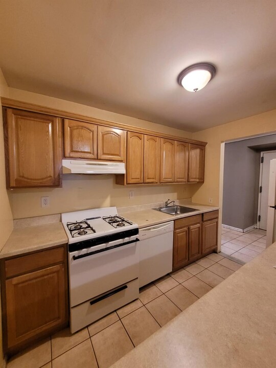 1219 Gilbert Pl in Bronx, NY - Building Photo