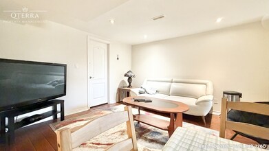 1727 Pharmacy Av in Toronto, ON - Building Photo - Building Photo