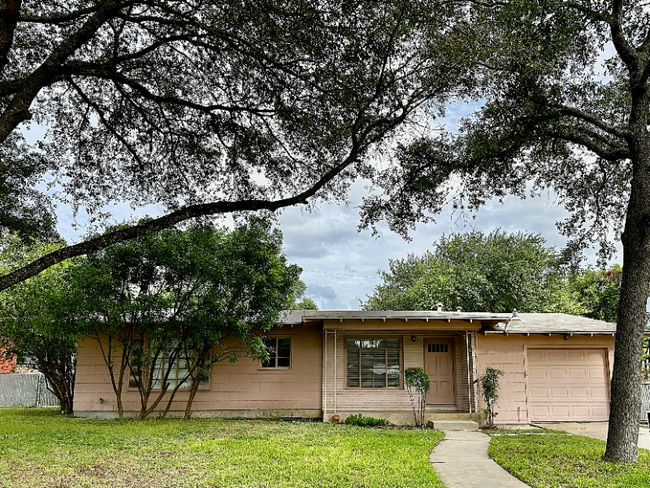 property at 322 Altgelt Ave