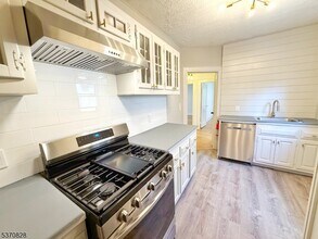 168 Washington Pl in Ridgewood, NJ - Building Photo - Building Photo