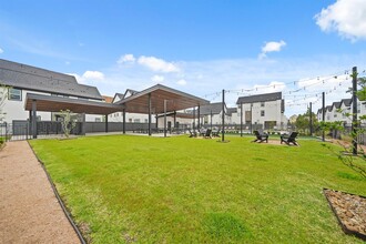 1210 Highland Square Ln in Houston, TX - Building Photo - Building Photo