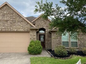 4822 Emerald Bay Cir in Baytown, TX - Building Photo