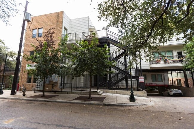 property at 2708 San Pedro St
