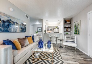 Fountains of Jupiter Apartments in Dallas, TX - Building Photo
