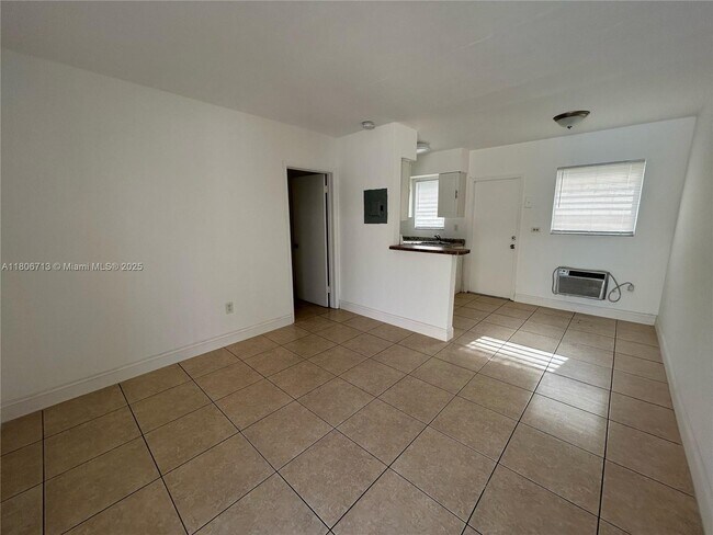 1280 NE 139th St in North Miami, FL - Building Photo - Building Photo