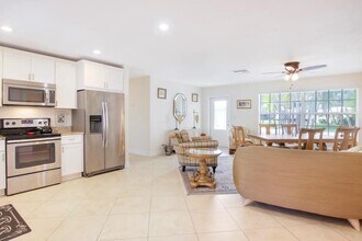 19185 SE Homewood Ave in Jupiter, FL - Building Photo - Building Photo