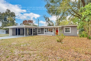 6825 Ambassador Dr in Orlando, FL - Building Photo