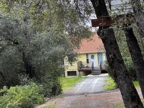 21498 Longeway Rd in Sonora, CA - Building Photo - Building Photo