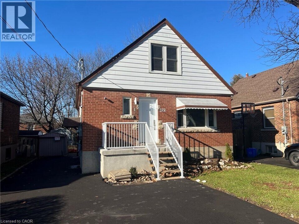 172 E 34th St in Hamilton, ON - Building Photo