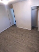 3604 Micheli Ct, Unit C in Bakersfield, CA - Foto de edificio - Building Photo