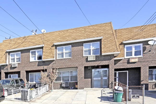 124-13 25th Rd in Flushing, NY - Building Photo - Building Photo