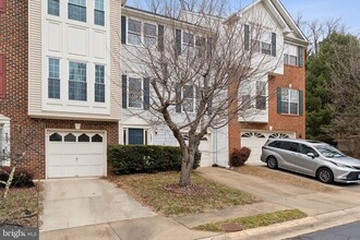 4607 Buckhorn Ridge in Fairfax, VA - Building Photo - Building Photo