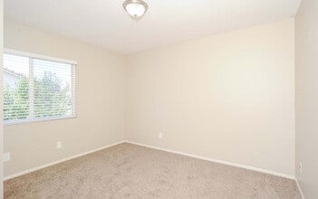 42516 Coronet Ct in Lancaster, CA - Building Photo - Building Photo