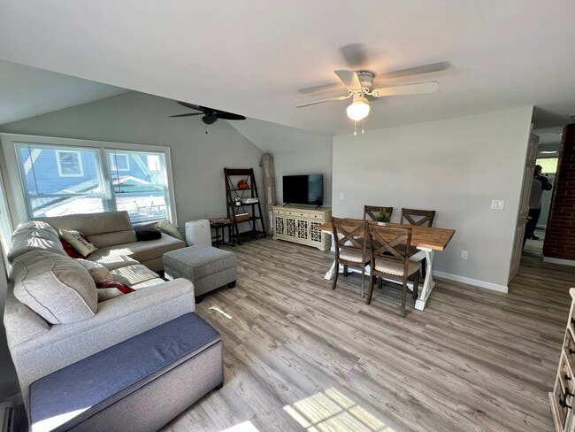 6 10th Ave in Waterford, CT - Building Photo - Building Photo