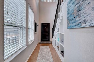 10515 Turnbull Loop in Austin, TX - Foto de edificio - Building Photo