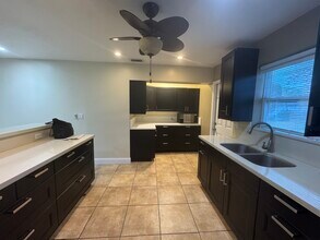 401 SW 10th Ter in Hallandale Beach, FL - Building Photo - Building Photo