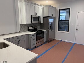 37 6th St in Harrison, NJ - Building Photo - Building Photo