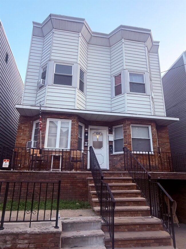 property at 134 W 27th St