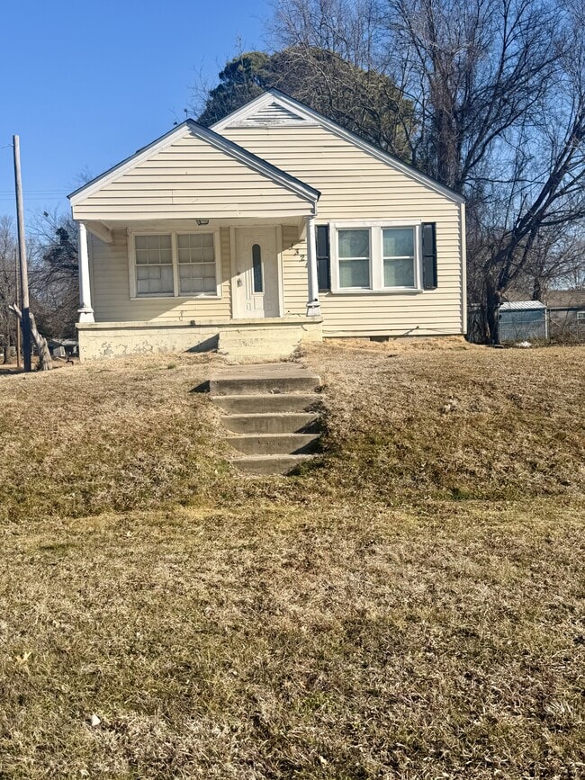 property at 1324 Georgetown St