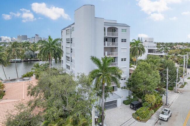 321 Sunset Dr in Fort Lauderdale, FL - Building Photo - Building Photo