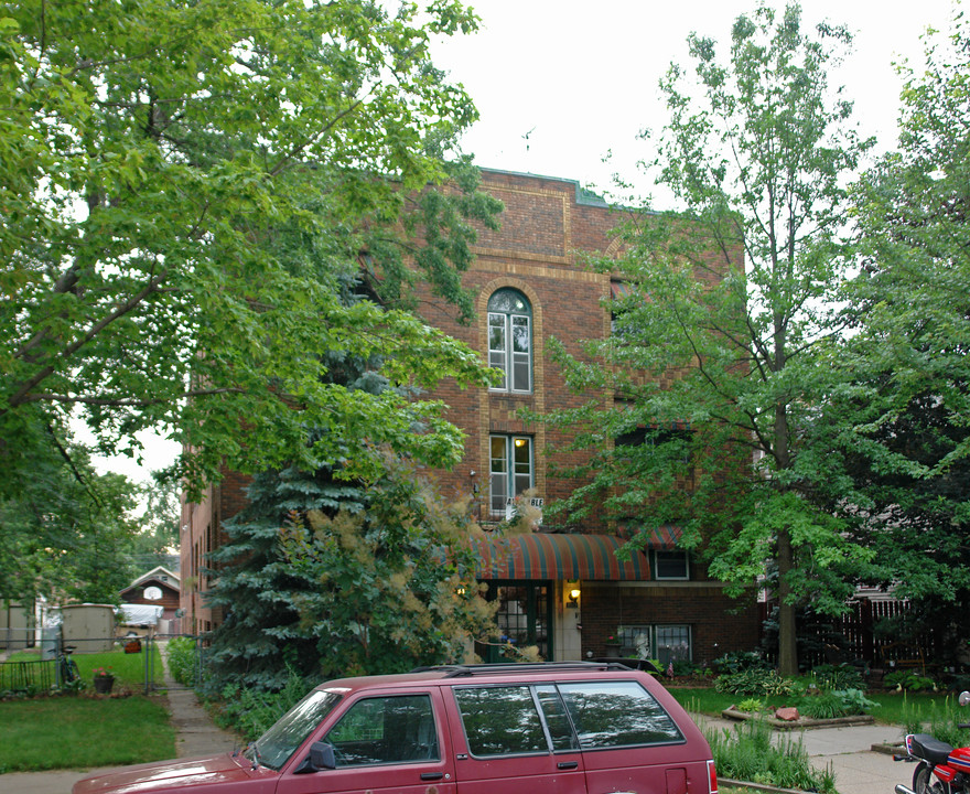 3527 Pillsbury Ave S in Minneapolis, MN - Building Photo