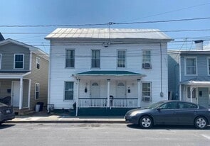 11 E Pall Mall St in Winchester, VA - Building Photo