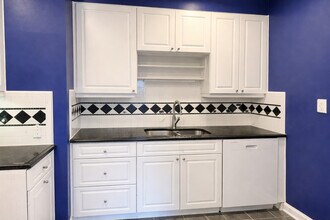 2302 W Sunnyside Ave in Chicago, IL - Building Photo - Building Photo