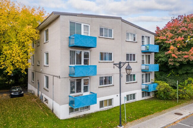 490 Bord-Du-Lac Ch in Dorval, QC - Building Photo - Primary Photo