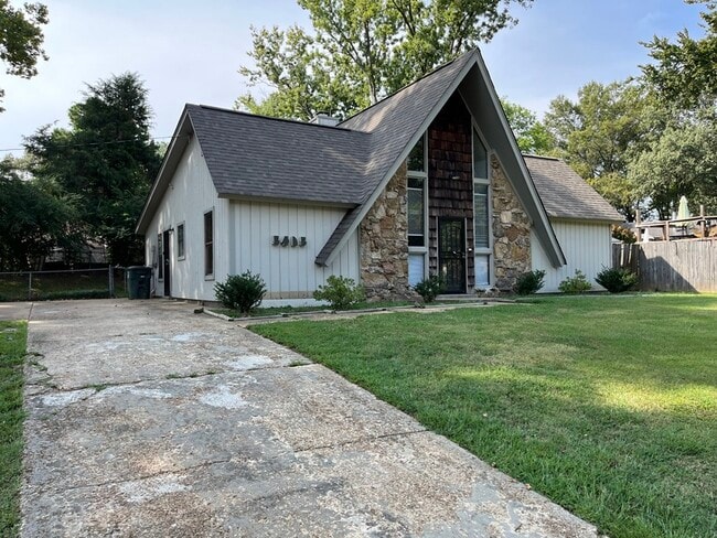 property at 5415 Stardust Dr