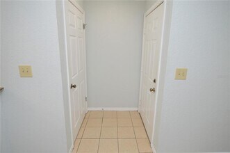 10265 Gandy Blvd N in St. Petersburg, FL - Foto de edificio - Building Photo