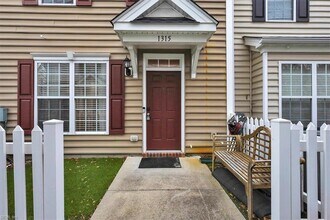 1315 Teton Cir in Suffolk, VA - Building Photo - Building Photo