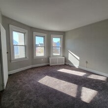 206 Cambridge Ave, Unit 206 Cambridge Ave Garfiel in Garfield, NJ - Building Photo - Building Photo