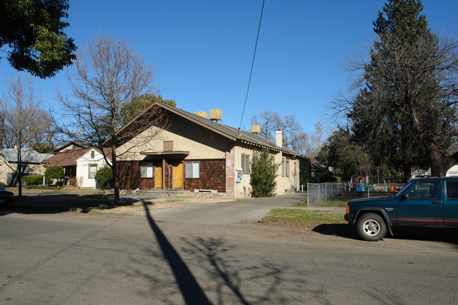 1134 Magnolia Ave in Chico, CA - Building Photo - Building Photo