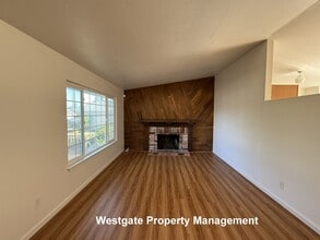 864 Crinella Dr in Petaluma, CA - Building Photo - Building Photo