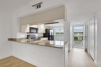 146 Cypress Way E in Naples, FL - Building Photo - Building Photo