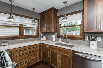 947 8th Ave NE in Rochester, MN - Building Photo - Building Photo