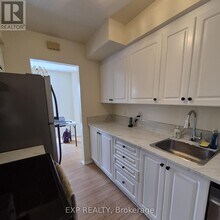 8A Arnold Dr in Ottawa, ON - Building Photo - Building Photo