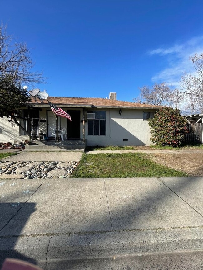 property at 824 Gardella Ave