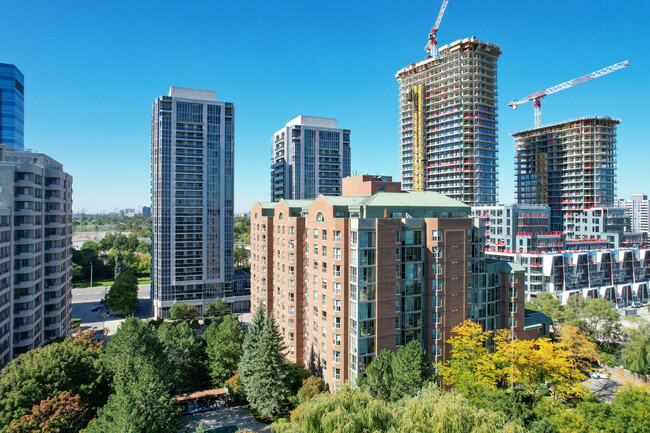 Turnberry Court in Toronto, ON - Building Photo - Building Photo