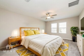 31526 Sun Kettle Lp in Wesley Chapel, FL - Building Photo - Building Photo