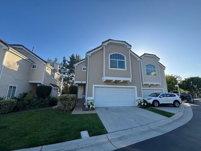 property at 525 Orange Grove Pl