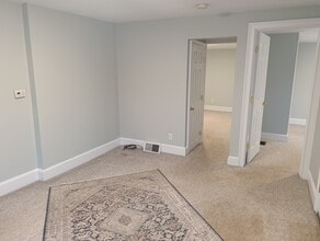 83 E Main St, Unit 1 in Branford, CT - Building Photo - Building Photo