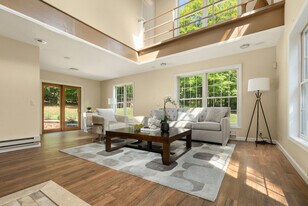 338 Clove Rd in Monroe, NY - Building Photo