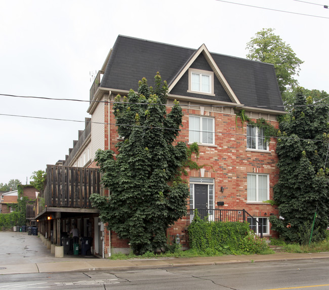 232-250 Westmoreland Ave in Toronto, ON - Building Photo - Building Photo